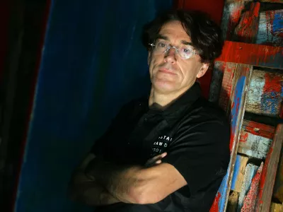 Goran Lisica Fox: Rijeka&ndash;Paris&ndash;Texas 2 je pravzaprav dokumentacija segmenta glasbene ustvarjalnosti na Reki, oblika izražanja in komunikacije, lahko pa rečemo tudi, da je pregled sodobne rock scene. F Matej Družnik