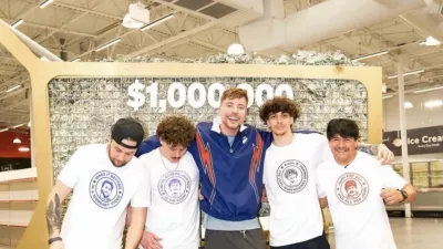 MrBeast (v sredini) je znan po tem, da organizira različne igre z bogatimi nagradami. F instagram