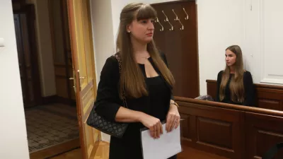 Sojenje zdravnici: za smrt maturantke je bila sprva osumljena tudi animatorka