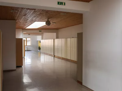 - &scaron;ola, &scaron;olski hodnik, &scaron;olska garderoba,- 15.04.2026. O&Scaron; Straži&scaron;če. Kuharska delavnica znotraj dopolninega poukana O&Scaron; Straži&scaron;če v Kranju.//FOTO: Bojan Velikonja