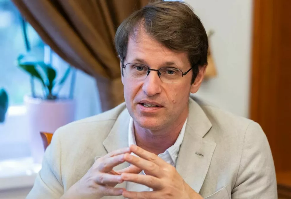 Madžarski nevroznanstvenik Botond Roska je eden vodilnih svetovnih raziskovalcev na področju vračanja vida. Za razvoj optogenetskega zdravljenja slepote je skupaj s sodelavcem prejel prestižno nagrado Ant&oacute;nio Champalimaud Vision Award. / Foto: Semmelweis University / Foto: Foto: Semmelweis University