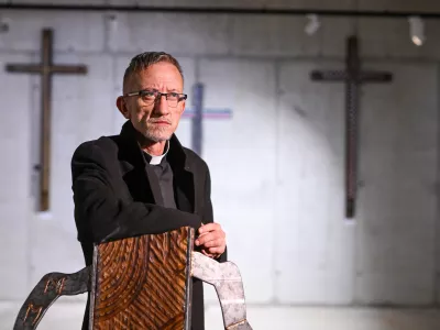10.03.2026., Zagreb - U PASTORALNOM centru Nazaret u zagrebackom naselju Voltino otvorena je izlozba KATEHON - Misterij zla - Misterij kriza" hrvatskog umjetnika Stephana Lupina. Dogadjaj je organiziran u suradnji sa Zupom sv. Leopolda Mandica, i zupnikom Zeljkom Lovricem. Photo: Igor Soban/PIXSELL