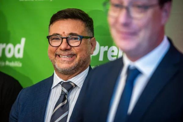 Ljubljana, sedez stranke Prerod.Novinarska konferenca s predstavitvijo kandidata stranke Prerod za zupana Mestne obcine Ljubljana Gregorja Novaka.