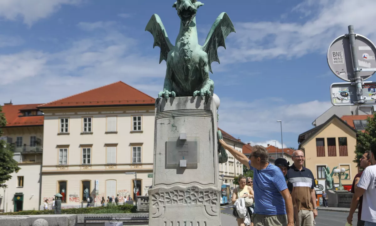 Bitka za Magistrat: od nekdanjega premierja do spletnega vplivneža