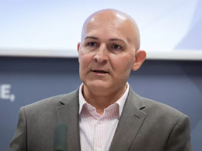 Ljubljana, ministrstvo za izobrazevanje.Novinarska konferenca ministrstva za izobrazevanje, znanost in mladino ter Pedagoskega instituta, na kateri je koordinatorica raziskave s Pedagoskega instituta Klaudija Sterman Ivancic predstavila rezultate raziskave PISA 2025, sledila je izjava ministra Boruta Roncevica.