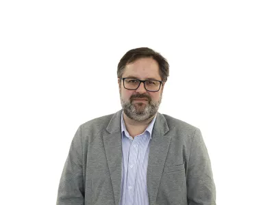 Ale&scaron; GaubeZA ONLINE - Redakcija Dnevnik 2024 - portreti za komentarje in kolumne - kolumnisti - komentatorji &ndash; novinarji - portret //FOTO: Luka Cjuha