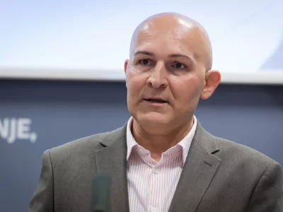 Ljubljana, ministrstvo za izobrazevanje.Novinarska konferenca ministrstva za izobrazevanje, znanost in mladino ter Pedagoskega instituta, na kateri je koordinatorica raziskave s Pedagoskega instituta Klaudija Sterman Ivancic predstavila rezultate raziskave PISA 2025, sledila je izjava ministra Boruta Roncevica.