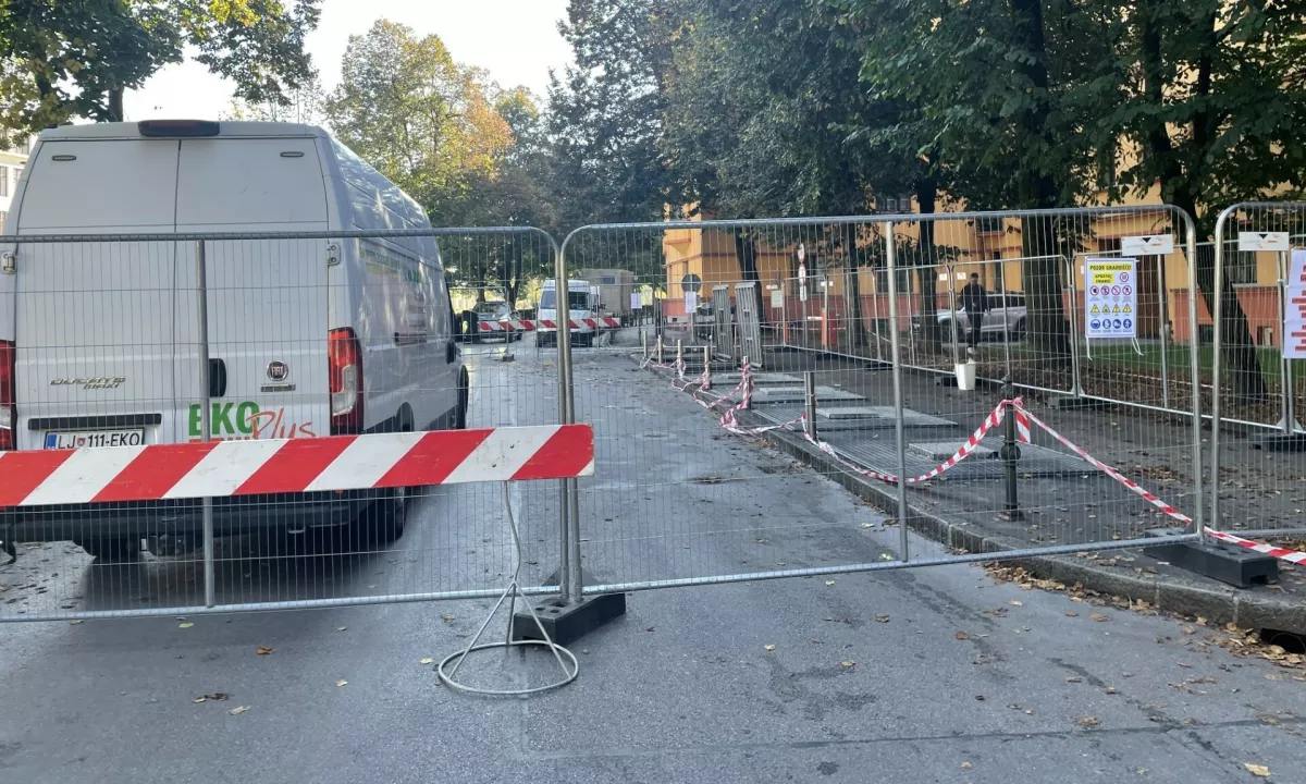 Do Zmajskega mostu z avtom ne bo šlo: zapora dela Poljanskega nasipa