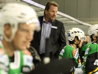 glavni trener HDD Olimpija Heikki M&auml;lki&auml; - hokej - Olimpija: Vienna Capitals, liga Ebel, 1. krog:- Hokejisti Olimpije so izgubili proti Vienni Capitals z 1:4 (1:2, 0:1, 0:1).                //FOTO: Jaka Gasar