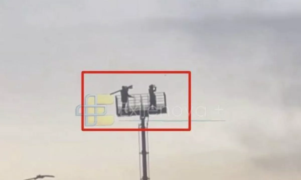 Nenavadna obramba Moskve: vojake z raketami dvigujejo nad mestne ulice