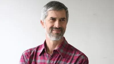 Andrej Velkavrh, meteorolog - vremenoslovec in dolgoletni televizijski napovedovalec vremena, prognostik v Uradu za meteorologijo pri ARSO - Agencija RS za okolje, kolumnist- Dnevnik 2016 - portreti za komentarje in kolumne - kolumnisti - novinarji//FOTO: Toma? Skale