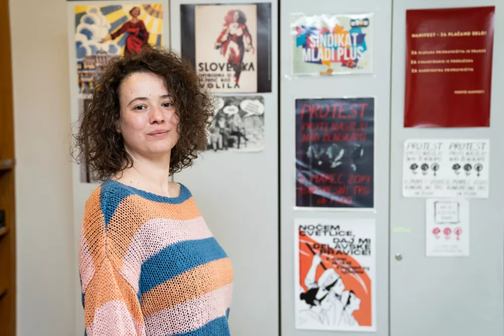 Trgovci opozorili na &ldquo;nelojalno konkurenco&rdquo;: komu je dovoljeno služiti ob nedeljah?