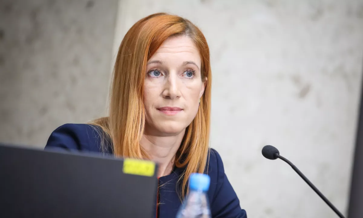 Arjana Brezigar dobila soglasno podporo komisije DZ za viceguvernerko Banke Slovenije