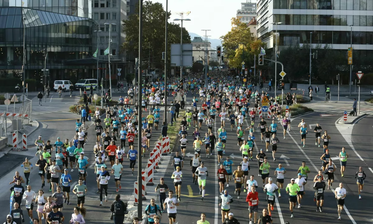 Zaradi maratona številne zapore cest: letos boste v gneči stali tudi v soboto