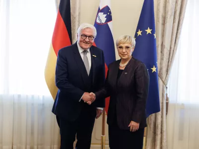 Ljubljana, predsedniska palaca.Srecanje skupine Arraiolos - PR s predsednikom Nemcije Frankom-Walterjem Steinmeierjem.Predsednik Nemcije Frank-Walter Steinmeier in predsednica Slovenije Natasa Pirc Musar.