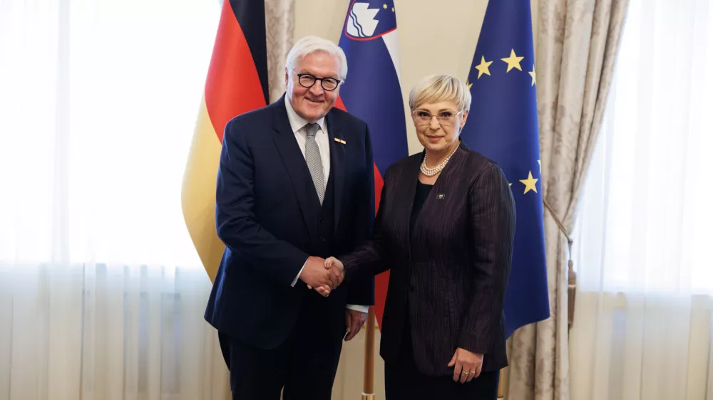 Ljubljana, predsedniska palaca.Srecanje skupine Arraiolos - PR s predsednikom Nemcije Frankom-Walterjem Steinmeierjem.Predsednik Nemcije Frank-Walter Steinmeier in predsednica Slovenije Natasa Pirc Musar.