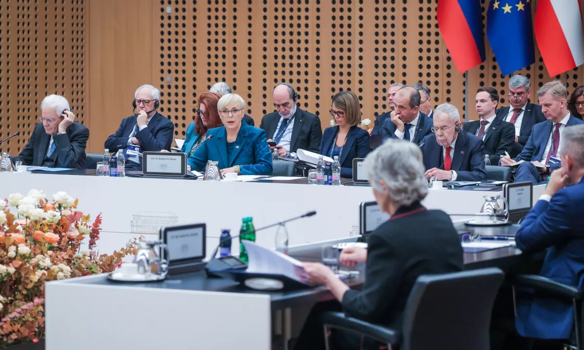 12 predsednikov se na Brdu pri Kranju sprašuje: Evropa, kam greš?