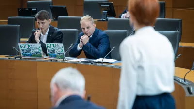 Ljubljana, DZ.Izredna seja DZ z obravnavo zahteve za razpis zakonodajnega referenduma o zakonu o interventnih ukrepih za razvoj Slovenije in seznanitvijo z odstopom Borisa Mijica (Resnica) s funkcije poslanca DZ.