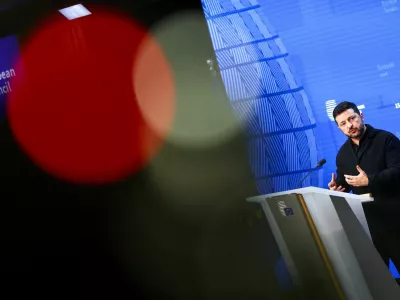 Ukrainian President Volodymyr Zelenskiy speaks during a press conference at a European Union leaders' summit in Brussels, Belgium, October 16, 2026. REUTERS/Yves Herman   TPX IMAGES OF THE DAY