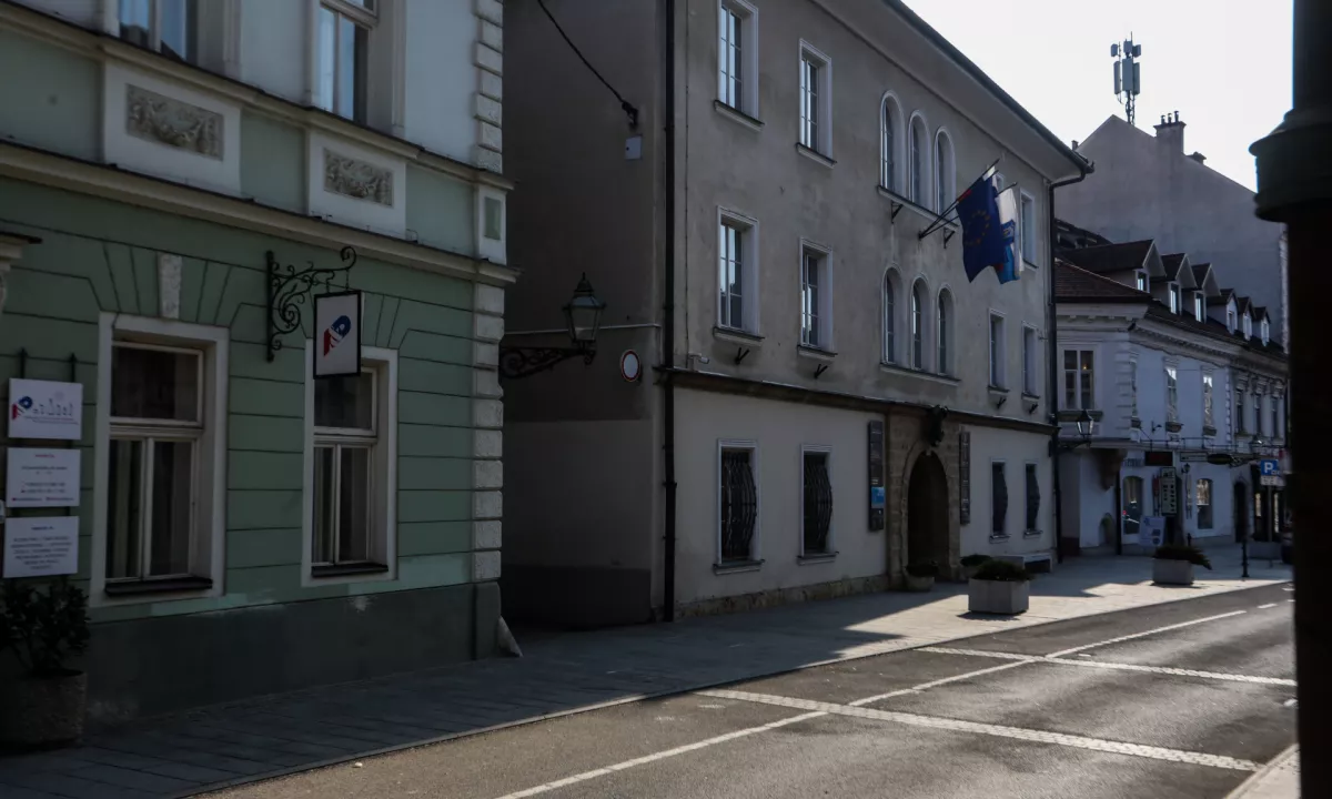 V Kamniku poleg razprav o vodi še lažna obvestila o obveznem prekuhavanju