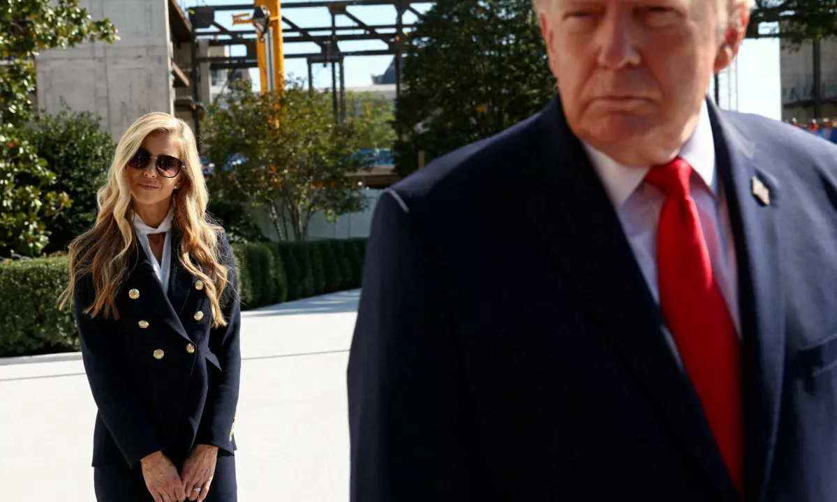 Trump po petih dneh odpustil novo tiskovno predstavnico Bele hiše Katie Zacharia