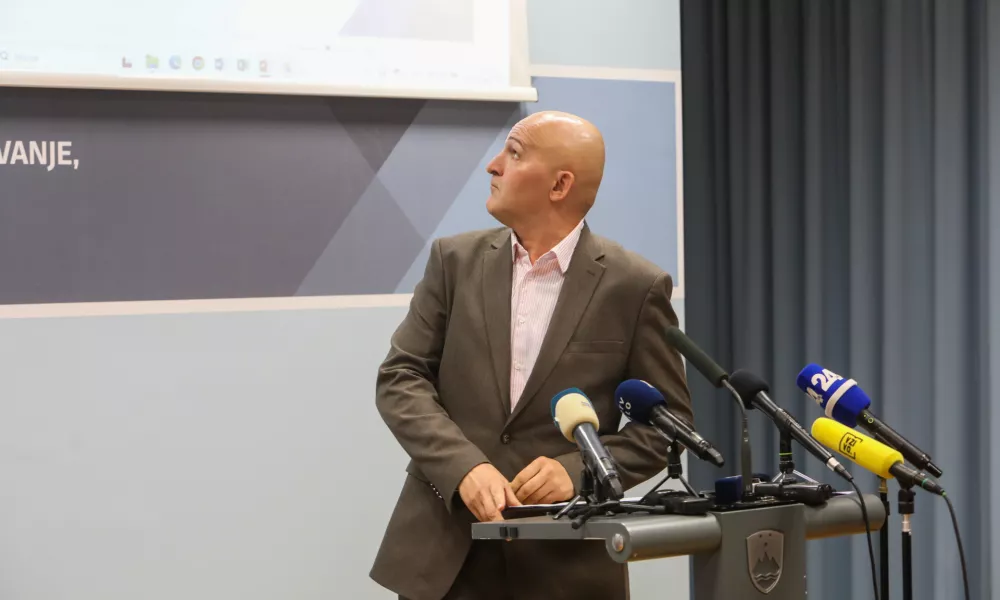 - Borut Rončević, minister za izobraževanje znanost in mladino,- 08.09.2026. - Predstavitev rezultatov mednarodne raziskave PISA 2025, ki kaže dosežke 15 letnikov na področju bralne, matematične in naravoslovne pismenosti.