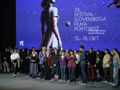 Ekipa filma Ida, ki je pela tako grdo, da so &scaron;e mrtvi vstali od mrtvih in zapeli z njo, ki je prejel vesno za najbolj&scaron;i celovečerni film. F Matjaž Ru&scaron;t
