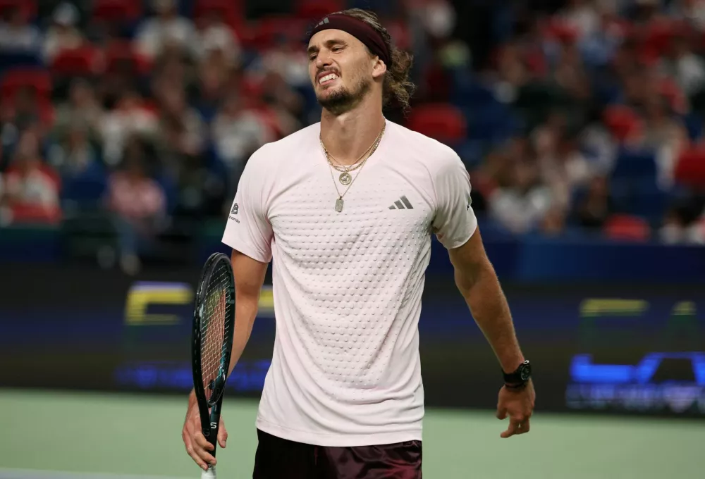 Tennis - ATP Masters 1000 - Shanghai Masters - Qizhong Forest Sports City Arena, Shanghai, China - October 17, 2026 Germany's Alexander Zverev reacts during his semi final match against Spain's Alejandro Davidovich Fokina REUTERS/Go Nakamura