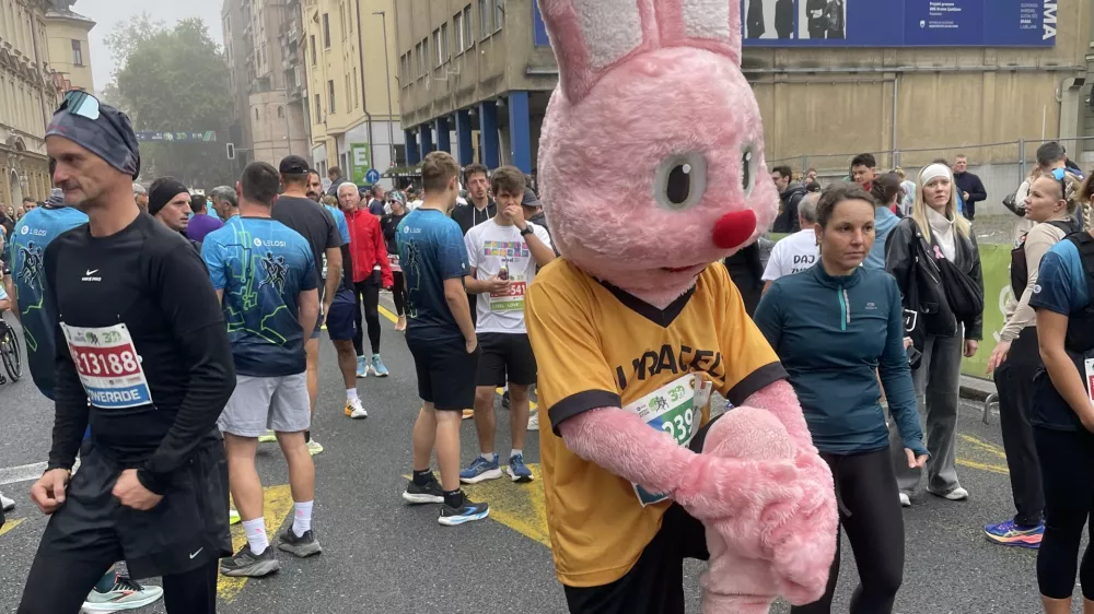 Priprave pred tekom. No, zeblo ga zagotovo ni. / Foto: Pristno.si