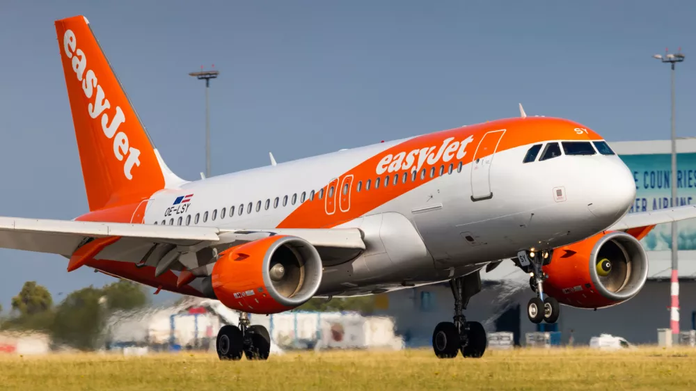 Obe letali sta bili enakega tipa, in sicer airbus A320, ki je med nizkocenovnimi prevozniki izredno raz&scaron;irjen in priljubljen.