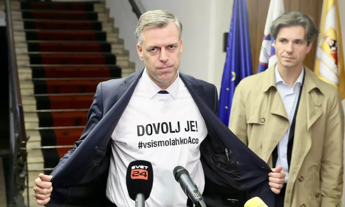 Desetletje županovanja v macedoniji: številne prenove, tretja razvojna os brez epiloga