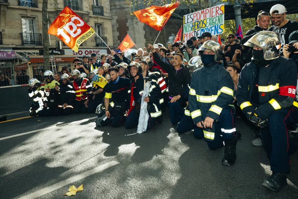 ! REPORTAŽA ZA OBJEKTIV !PROTESTI V PARIZU, SEPTEMBER, OKTOBER 2026Protest, Pariz, 2026 29.9.2026 - Protesti gasilcev in sindikatov, Pariz FOTO: Nik Erik Neubauer / Foto: Nik Erik Neubauer