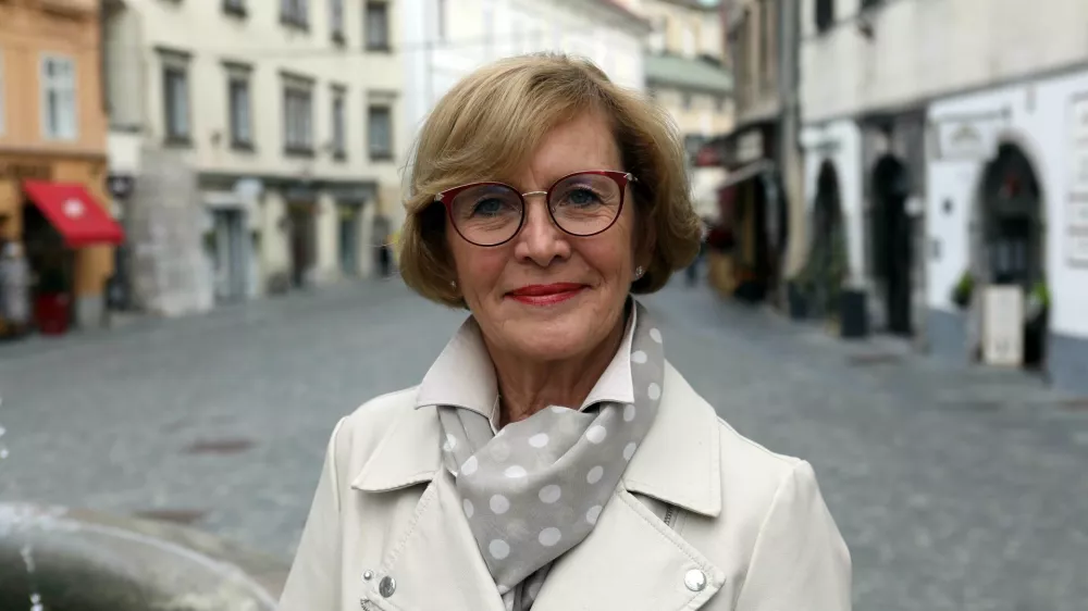Mojca Sojar, kandidatka za ljubljansko županjo in vodja Svetni&scaron;kega kluba NSi Ljubljana, - 20.10.2022 &ndash; Lokalne volitve 2022 - vložitev kandidature Mojce Sojar, kandidatke NSi za županjo Ljubljane //FOTO: Tomaž Skale