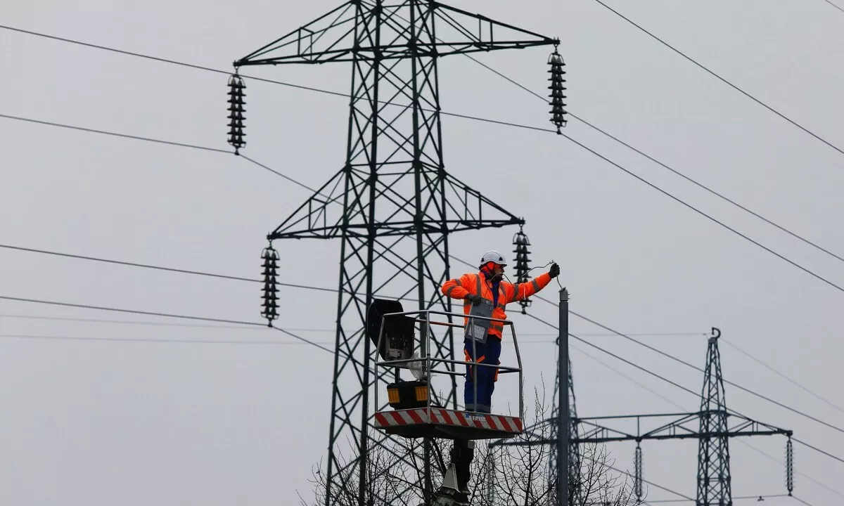Cene elektrike vztrajno rastejo, novembra prihaja nova omrežnina