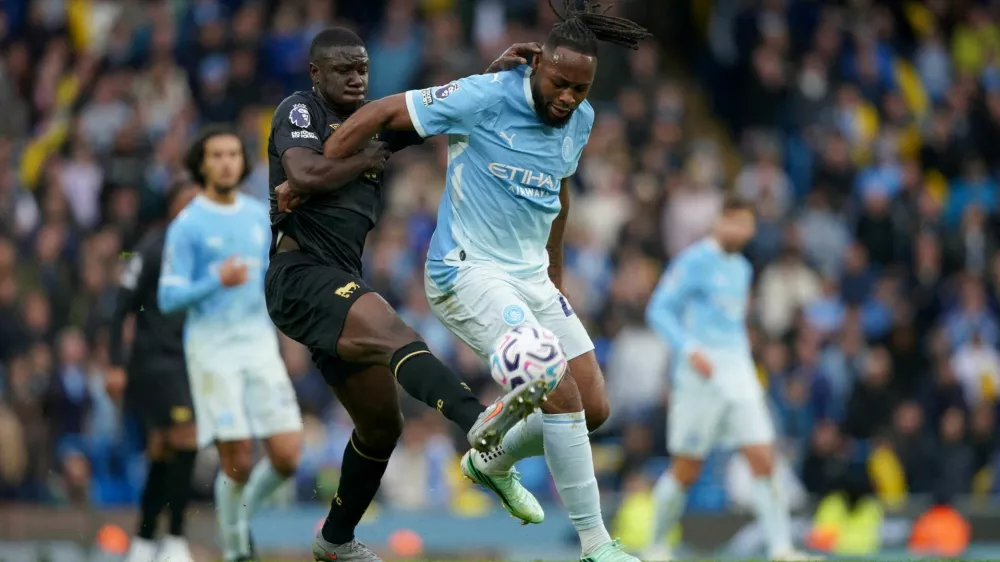 FILE PHOTO: Soccer Football - Premier League - Manchester City v Ipswich Town - Etihad Stadium, Manchester, Britain - October 17, 2026 Manchester City's Antoine Semenyo in action with Ipswich Town's Azor Matusiwa REUTERS/Ian Hodgson EDITORIAL USE ONLY. NO USE WITH UNAUTHORIZED AUDIO, VIDEO, DATA, FIXTURE LISTS, CLUB/LEAGUE LOGOS OR 'LIVE' SERVICES. ONLINE IN-MATCH USE LIMITED TO 120 IMAGES, NO VIDEO EMULATION. NO USE IN BETTING, GAMES OR SINGLE CLUB/LEAGUE/PLAYER PUBLICATIONS. PLEASE CONTACT YOUR ACCOUNT REPRESENTATIVE FOR FURTHER DETAILS../File Photo