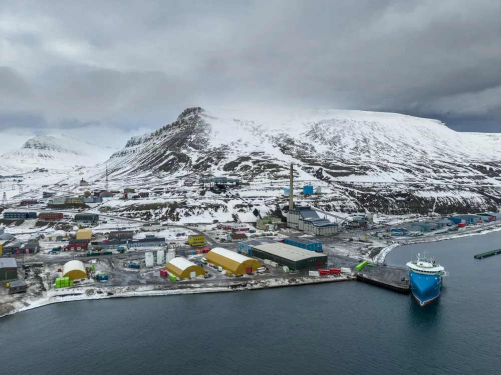 Kremlin footprints are all over Norway's gateway to the Arctic.Wild Arctic landscape between Barentsburg and Longyearbyen Barentsburg, small Russian mining enclave on Norwegian island of Svalbard. 10/04/2026 Material must be credited "The Times/News Licensing" unless otherwise agreed. 100% surcharge if not credited. Online rights need to be cleared separately. Strictly one time use only subject to agreement with News Licensing,Image: 1090826112, License: Rights-managed, Restrictions: Usage is subject to our terms and conditions. Electronic storage is prohibited., Model Release: no 