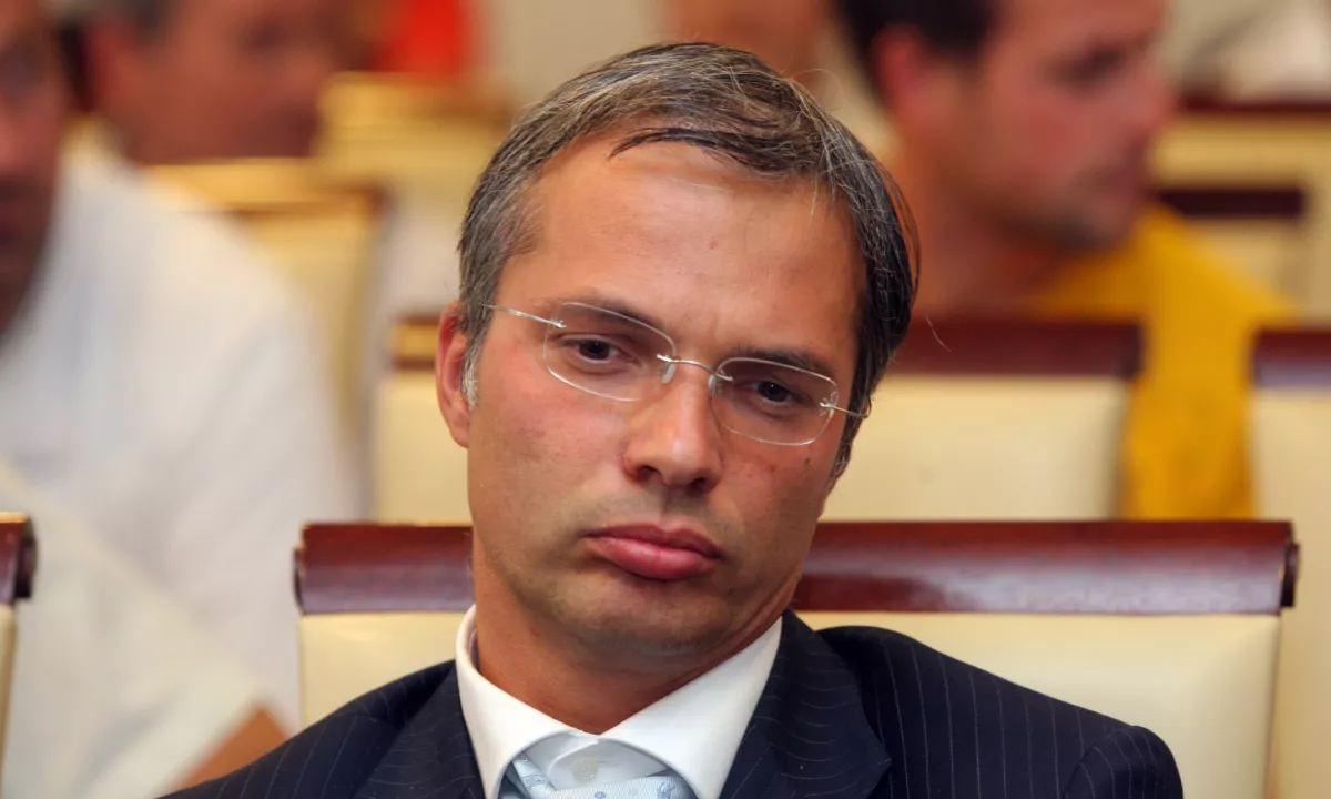Janšev kadrovski cunami se nadaljuje: 2TDK bo vodil nekdanji SDS-ov poslanec