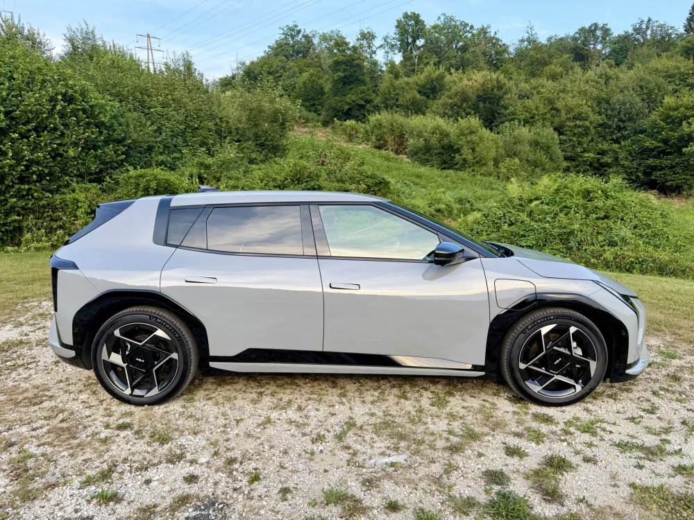 KIA EV4