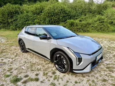 KIA EV4