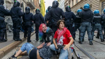 Italijanska policija in protestniki