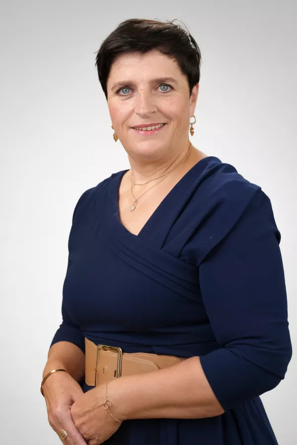 Kdo kandidira za župana Velenja? Harmonikar, profesorica in nekdanji rudarji v boj z Dermolom