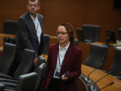 - Mateja Ribič ministrica za demografijo, družino in socialne zadeve,- 18.09.2026. - Izredna seja DZ RS, na kateri s obravnavali predlog zakona o začasnih ukrepih za učinkovitej&scaron;e izvajanje sistema dolgotrajne oskrbe.//FOTO: Bojan Velikonja