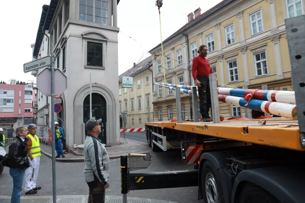 20.10.2026 -Plečnikov jambor, postavitevFoto: Tomaž Skale