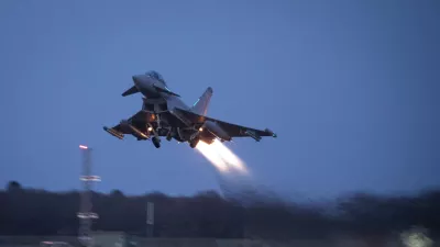 HANDOUT - 24 February 2022, United Kingdom, London: A handout picture issued by the UK Ministry of Defence shows a RAF Eurofighter Typhoon jet taking of from the Royal Air Force Coningsby as UK forces are deployed in eastern Europe to bolster NATO's eastern front. Photo: Sac Maryanne Williams Raf/UK Ministry of Defence via PA Wire/dpa - ACHTUNG: Nur zur redaktionellen Verwendung und nur mit vollständiger Nennung des vorstehenden Credits