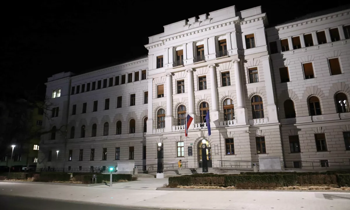 Zavrnitev Hrovata: politični vpliv na imenovanje vrhovnih sodnikov