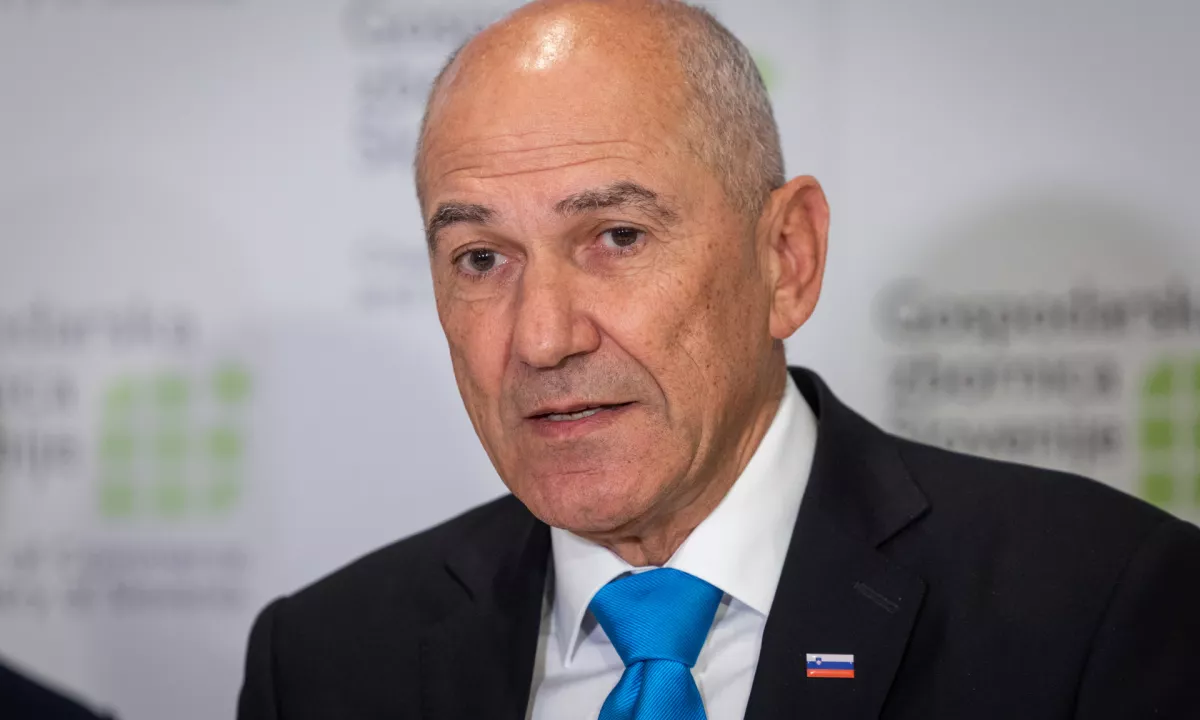 Retrogradni Merkur in Janez Janša