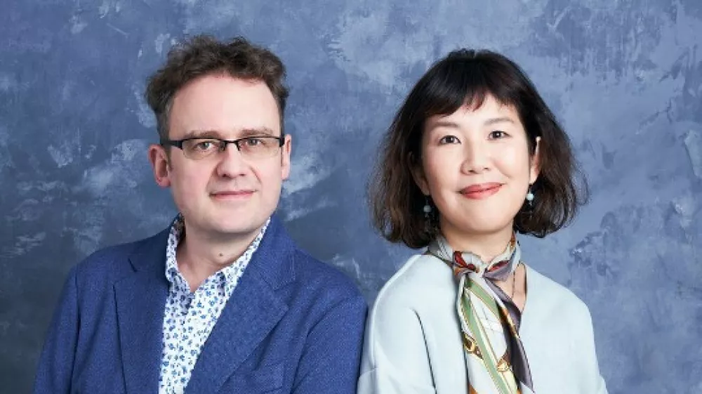 Kuratorja / skladatelja v žari&scaron;ču Foruma nove glasbe 2026 francoski skladatelj Aur&eacute;lien Dumont in japonska skladateljica Misato Močizuki. F arhiv festivala