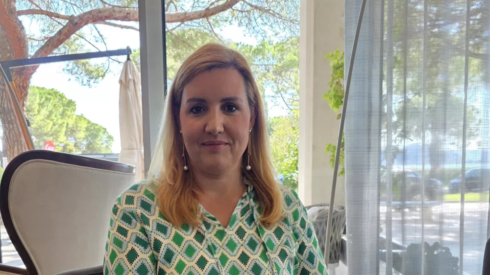 Bernarda &Scaron;krabar Damnjanović, slovenska detektivka, direktorica in soustanoviteljica družbe Detektivsko varnostna agencija