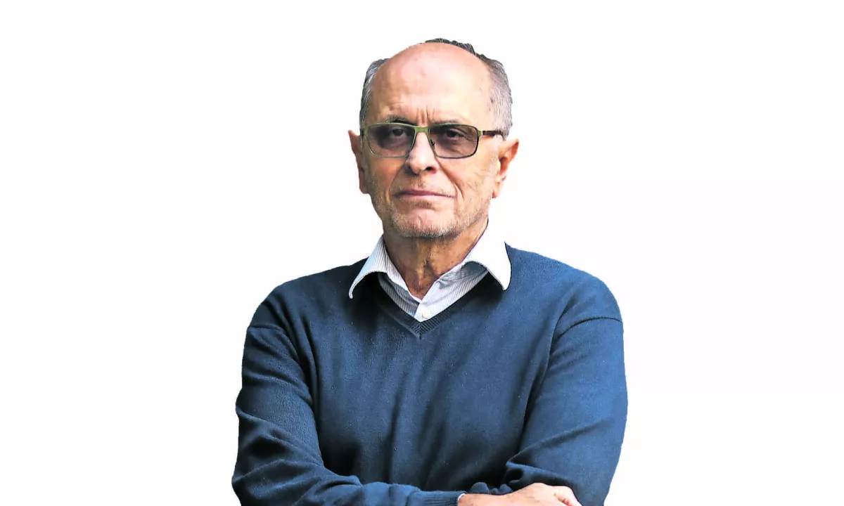 Svečka na okenski polici