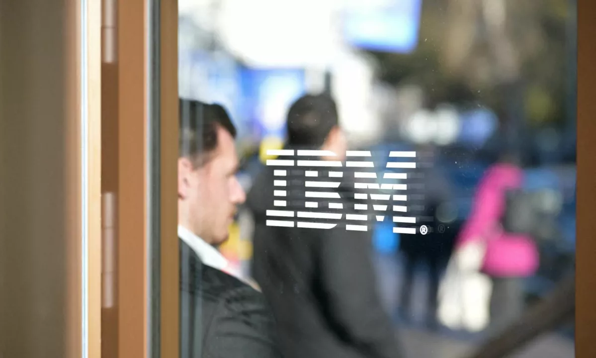 IBM močno povečal dobiček, a delnice so se po objavi rezultatov pocenile